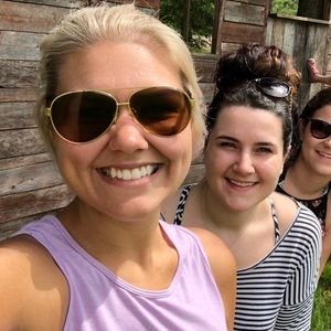 Meet your Posher, Leah